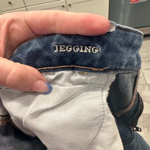 EUC like new American Eagle 16 short jeggings - Picture 3 of 7